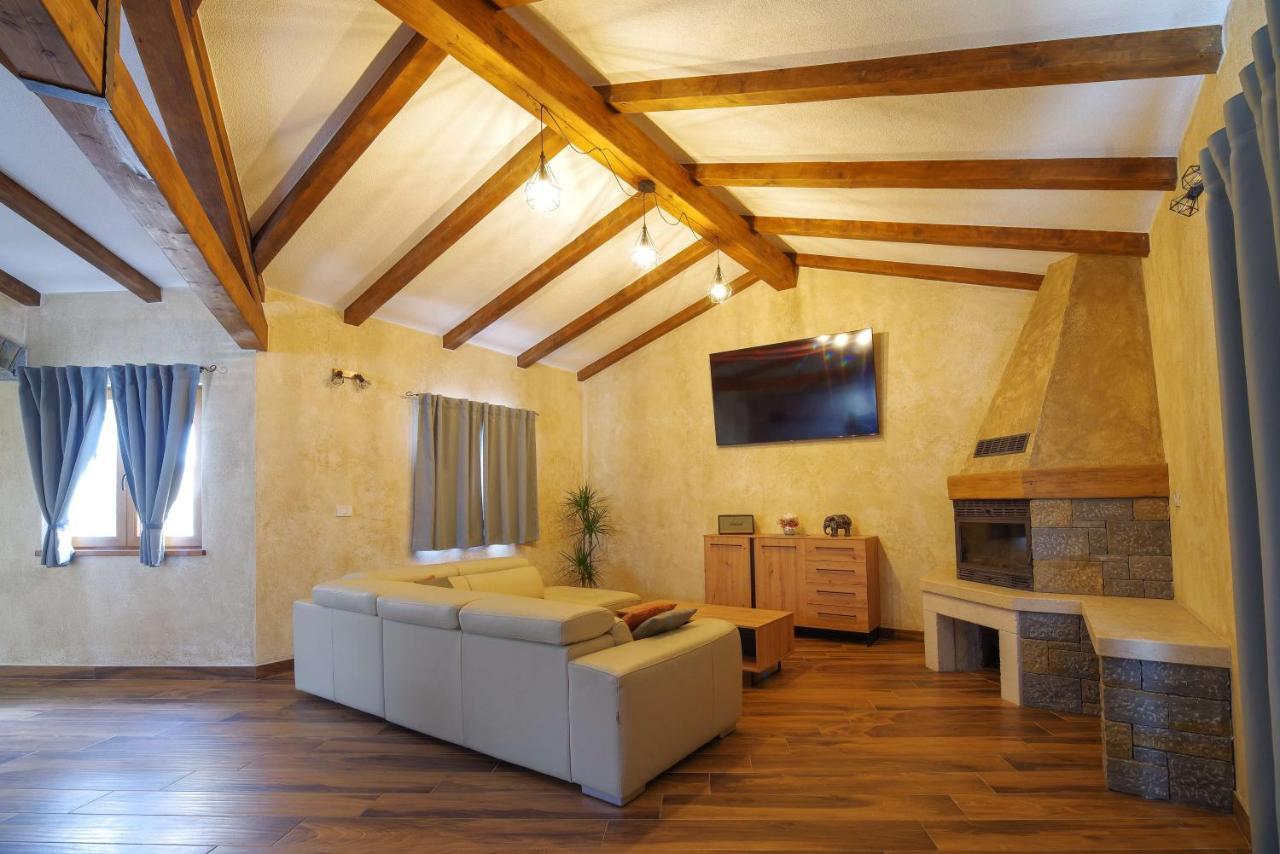 Villa Meloni Motovun Exterior foto